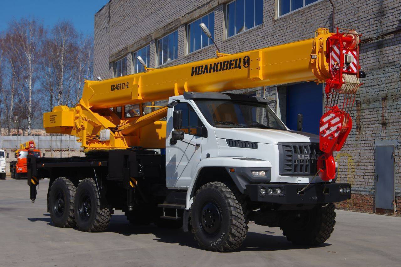 Shop Avtokran Truck Crane Kc-45717-2 – Get Quota | BaumaWorld